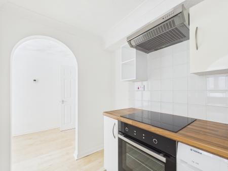 2 bedroom Flat to let in Malvern Road, Southsea, PO5
