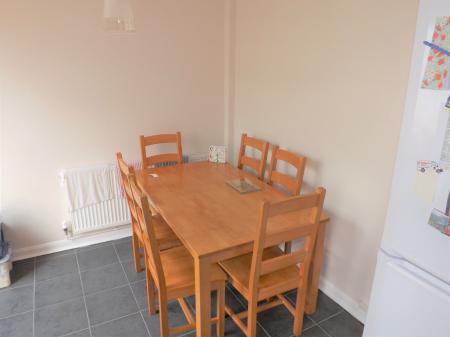 2 bedroom Terraced House to let in Lime Grove, Portsmouth, PO6