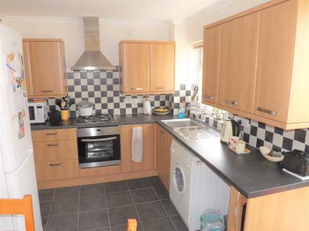 2 bedroom Terraced House to let in Lime Grove, Portsmouth, PO6
