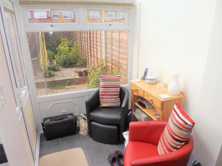 2 bedroom Terraced House to let in Lime Grove, Portsmouth, PO6