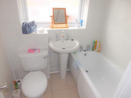 2 bedroom Terraced House to let in Lime Grove, Portsmouth, PO6