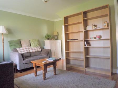 2 bedroom Terraced House to let in Lime Grove, Portsmouth, PO6