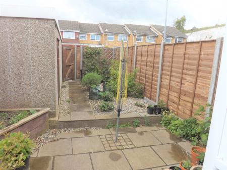 2 bedroom Terraced House to let in Lime Grove, Portsmouth, PO6