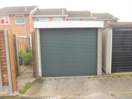 2 bedroom Terraced House to let in Lime Grove, Portsmouth, PO6