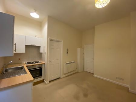 1 bedroom Flat to let in Carlton Road, Bournemouth, BH1