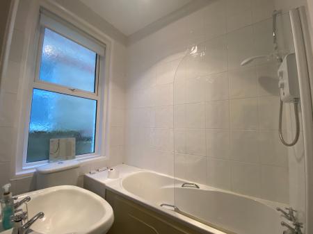 1 bedroom Flat to let in Carlton Road, Bournemouth, BH1
