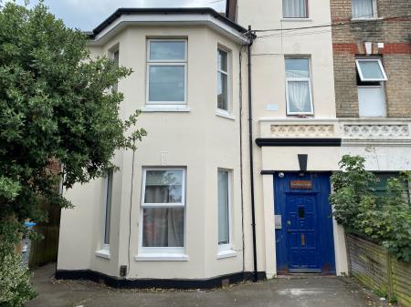 1 bedroom Flat to let in Carlton Road, Bournemouth, BH1