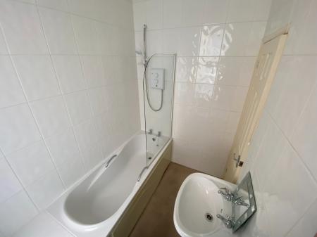 1 bedroom Flat to let in Carlton Road, Bournemouth, BH1