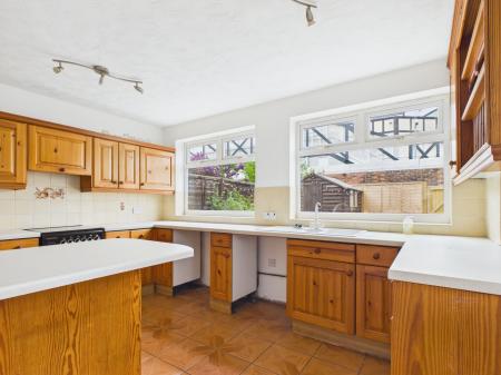3 bedroom Terraced House to let in Alverstone Road, Southsea, PO4