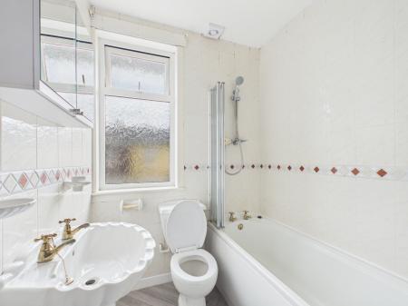 3 bedroom Terraced House to let in Alverstone Road, Southsea, PO4