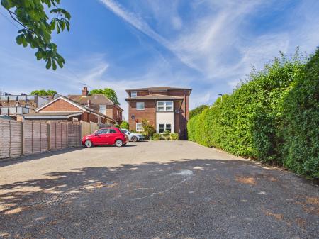 1 bedroom Flat to let in 272 Havant Road, Drayton, Portsmouth, PO6