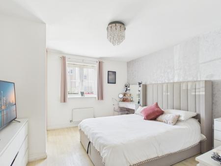 1 bedroom Flat for sale in Iachino Avenue, Hilsea, Portsmouth, PO2