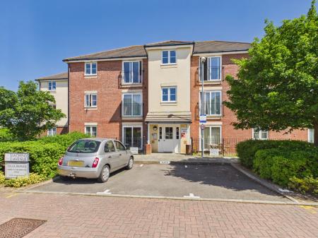1 bedroom Flat for sale in Iachino Avenue, Hilsea, Portsmouth, PO2