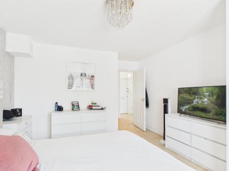 1 bedroom Flat for sale in Iachino Avenue, Hilsea, Portsmouth, PO2