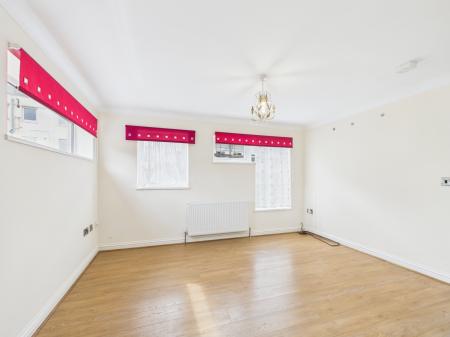2 bedroom Flat for sale in Park Lane, Cosham, Portsmouth, PO6