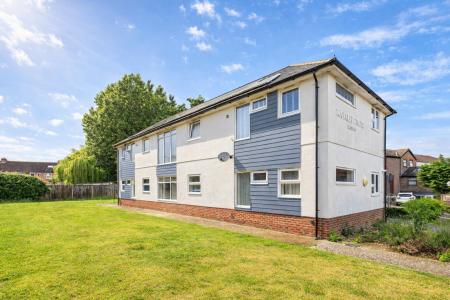 2 bedroom Flat for sale in Park Lane, Cosham, Portsmouth, PO6