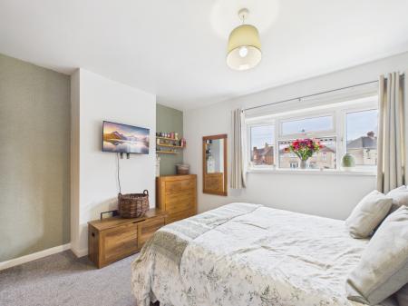 3 bedroom Semi-detached house for sale in Hythe Road, Wymering, Portsmouth, PO6