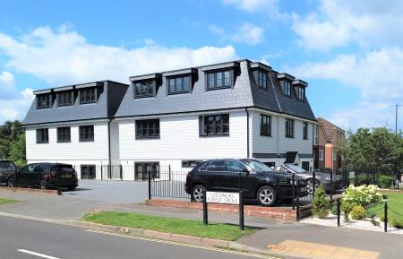 1 bedroom Flat to let in Forest Grove House, London Road, Cowplain, Waterlooville PO8