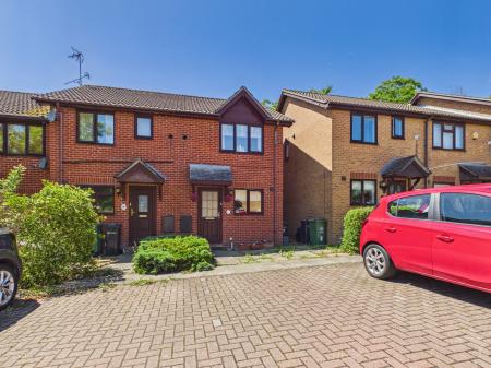 2 bedroom End of terrace house for sale in Glebefield Gardens, Cosham, Portsmouth, PO6