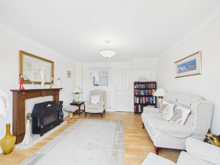 2 bedroom End of terrace house for sale in Glebefield Gardens, Cosham, Portsmouth, PO6