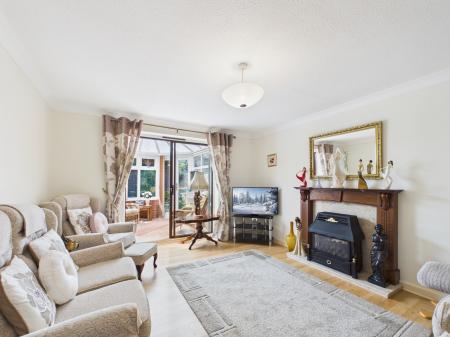 2 bedroom End of terrace house for sale in Glebefield Gardens, Cosham, Portsmouth, PO6