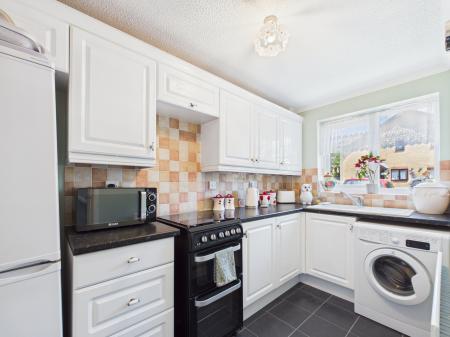 2 bedroom End of terrace house for sale in Glebefield Gardens, Cosham, Portsmouth, PO6
