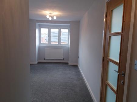 2 bedroom Flat to let in Forest Grove House, London Road, Cowplain, Waterlooville PO8