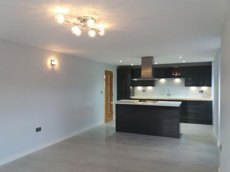 2 bedroom Flat to let in Forest Grove House, London Road, Cowplain, Waterlooville PO8