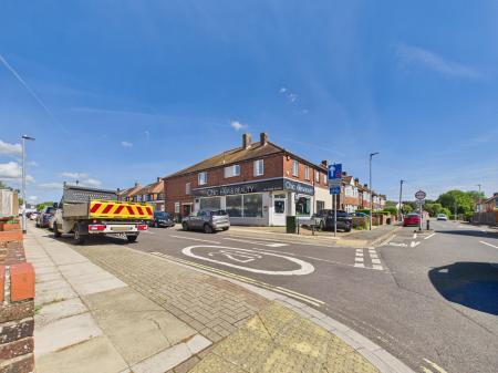 2 bedroom Flat to let in Lower Farlington Road, Farlington, Portsmouth, PO6