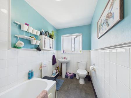 2 bedroom Flat to let in Lower Farlington Road, Farlington, Portsmouth, PO6