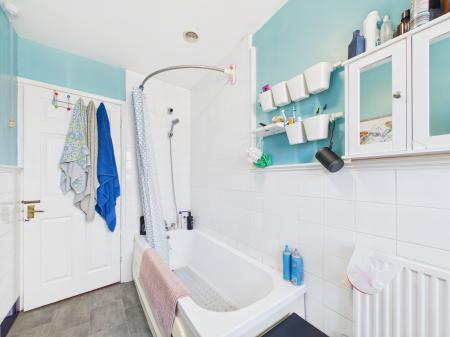 2 bedroom Flat to let in Lower Farlington Road, Farlington, Portsmouth, PO6