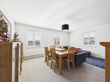 2 bedroom Flat to let in Lower Farlington Road, Farlington, Portsmouth, PO6