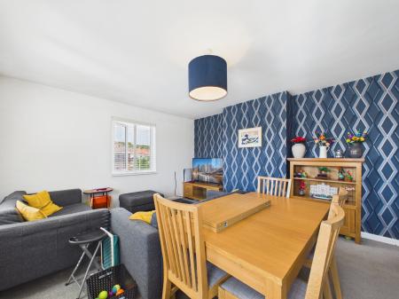 2 bedroom Flat to let in Lower Farlington Road, Farlington, Portsmouth, PO6