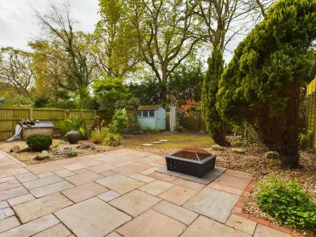 6 bedroom Detached house to let in Highnam Gardens, Sarisbury Green, Southampton, SO31