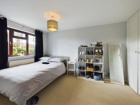 6 bedroom Detached house to let in Highnam Gardens, Sarisbury Green, Southampton, SO31