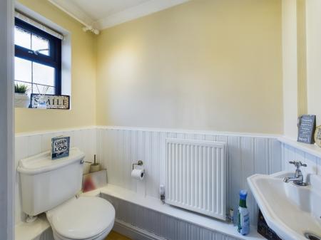 6 bedroom Detached house to let in Highnam Gardens, Sarisbury Green, Southampton, SO31