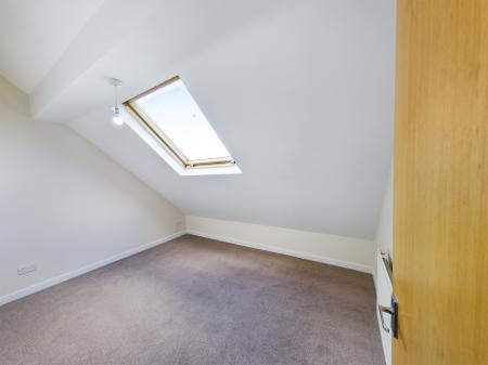 4 bedroom Town house to let in New Road East, Copnor, Portsmouth, PO2
