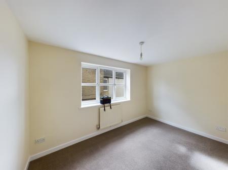 4 bedroom Town house to let in New Road East, Copnor, Portsmouth, PO2