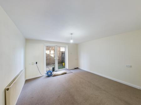 4 bedroom Town house to let in New Road East, Copnor, Portsmouth, PO2