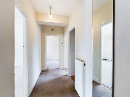 2 bedroom Flat to let in London Road, North End, Portsmouth, PO2
