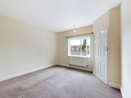 2 bedroom Flat to let in London Road, North End, Portsmouth, PO2