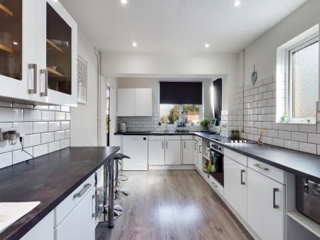 3 bedroom Semi-detached house to let in Dore Avenue, Fareham, PO16