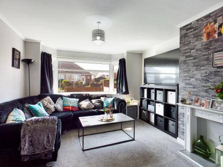 3 bedroom Semi-detached house to let in Dore Avenue, Fareham, PO16