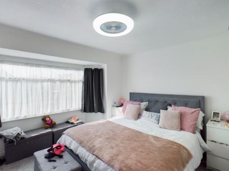 3 bedroom Semi-detached house to let in Dore Avenue, Fareham, PO16