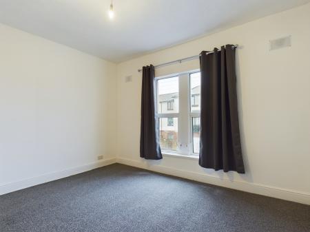 4 bedroom End of terrace house to let in Devonshire Square, Southsea, PO4