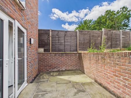 1 bedroom Maisonette to let in Havant Road, Drayton, Portsmouth, PO6