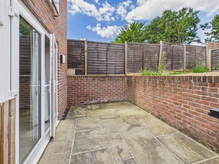 1 bedroom Maisonette to let in Havant Road, Drayton, Portsmouth, PO6