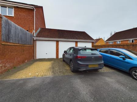 2 bedroom Semi-detached house for sale in Westfield Road, Portsmouth, PO6