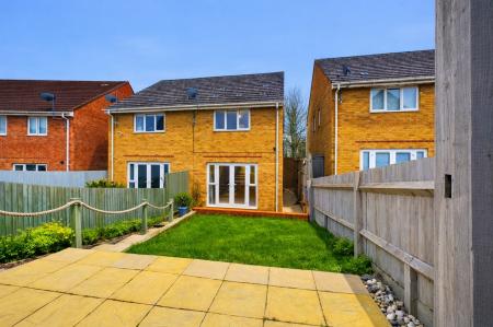 2 bedroom Semi-detached house for sale in Westfield Road, Portsmouth, PO6