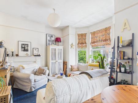 1 bedroom Flat for sale in Victoria Road North, Southsea, PO5